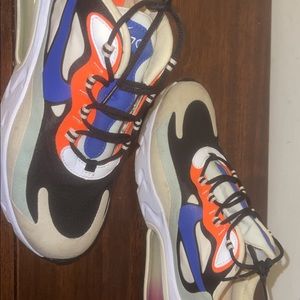 Women’s Nike multi colored air max size 9